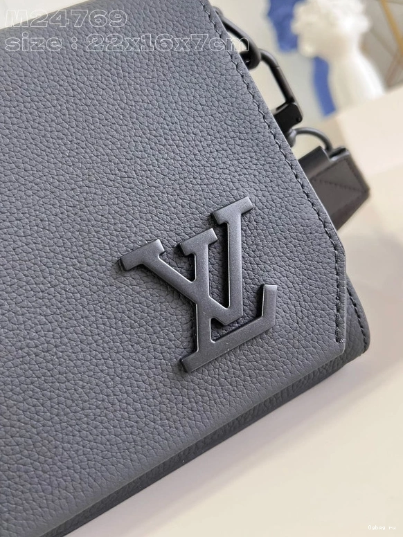 LOUIS PM-22*16.5*7CM VUITTON Messenger Takeoff 0719
